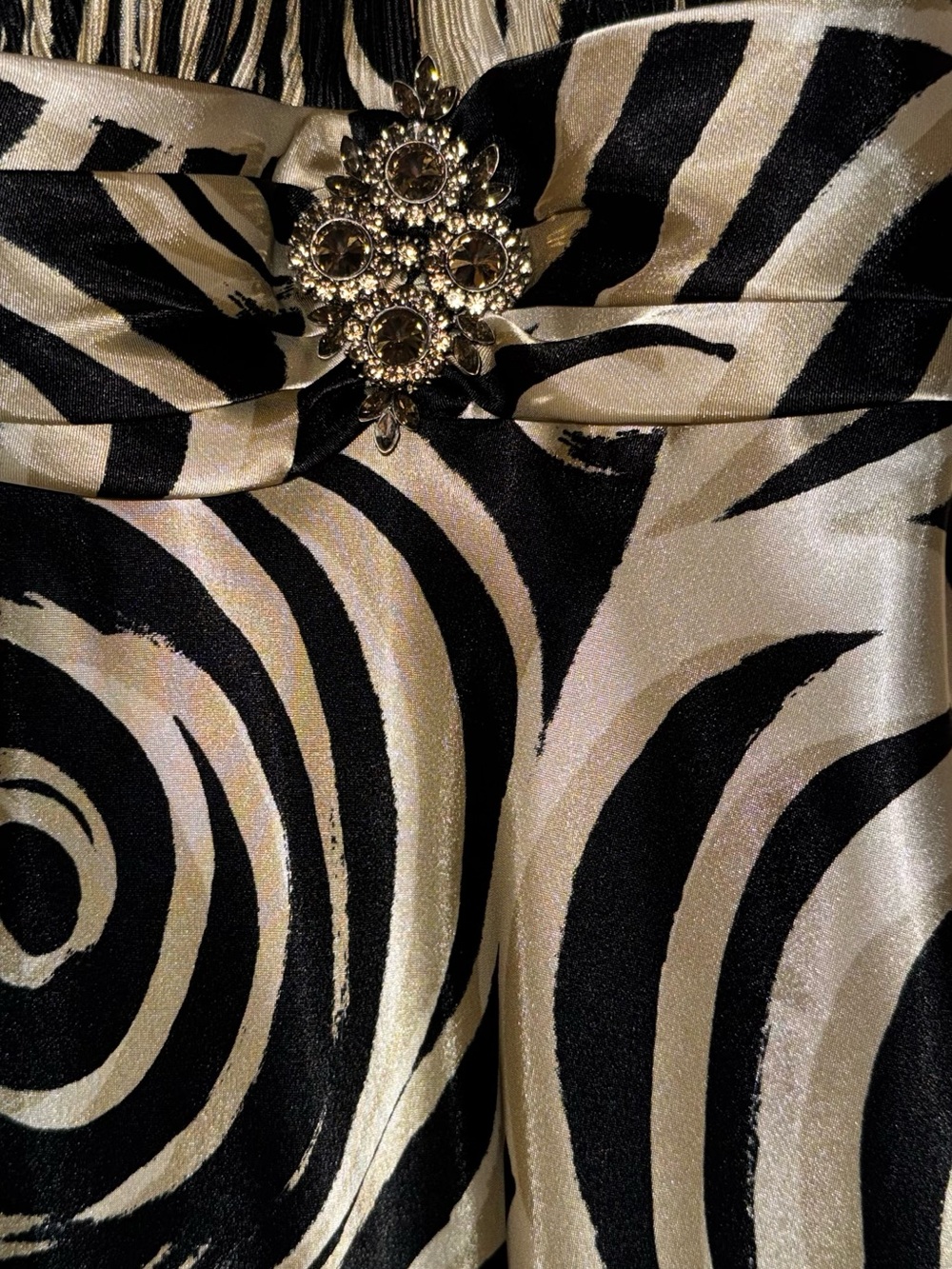 Vintage Cache Y2K Prom Black and Gold Halter Maxi Dress with Swirl Motif Size 2 - Picture 13 of 13